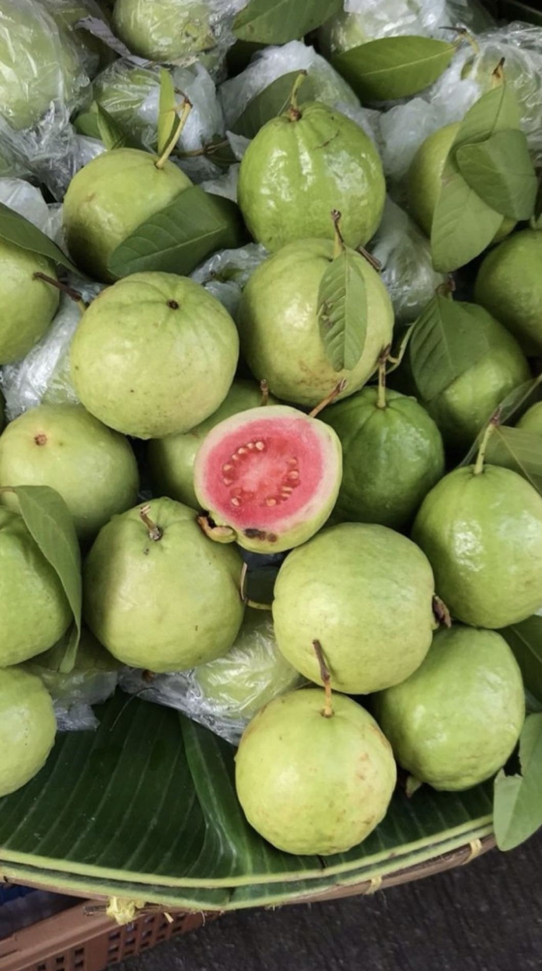 FarmMaster Organic Fresh Fresh Guava - Large (1kg)