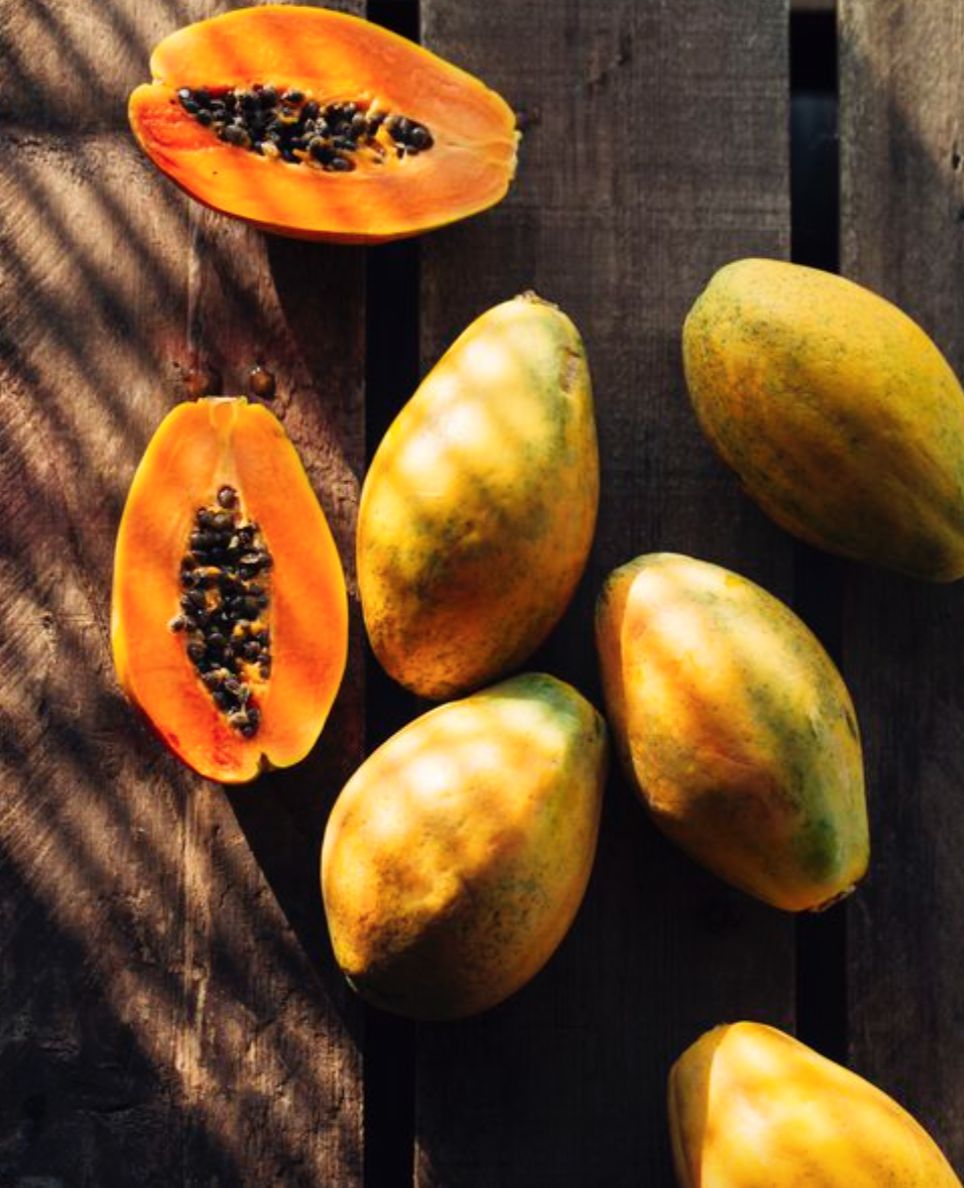 Premium Fresh Organic Premium Premium Fresh Red Pawpaw - Medium (1kg) - Box