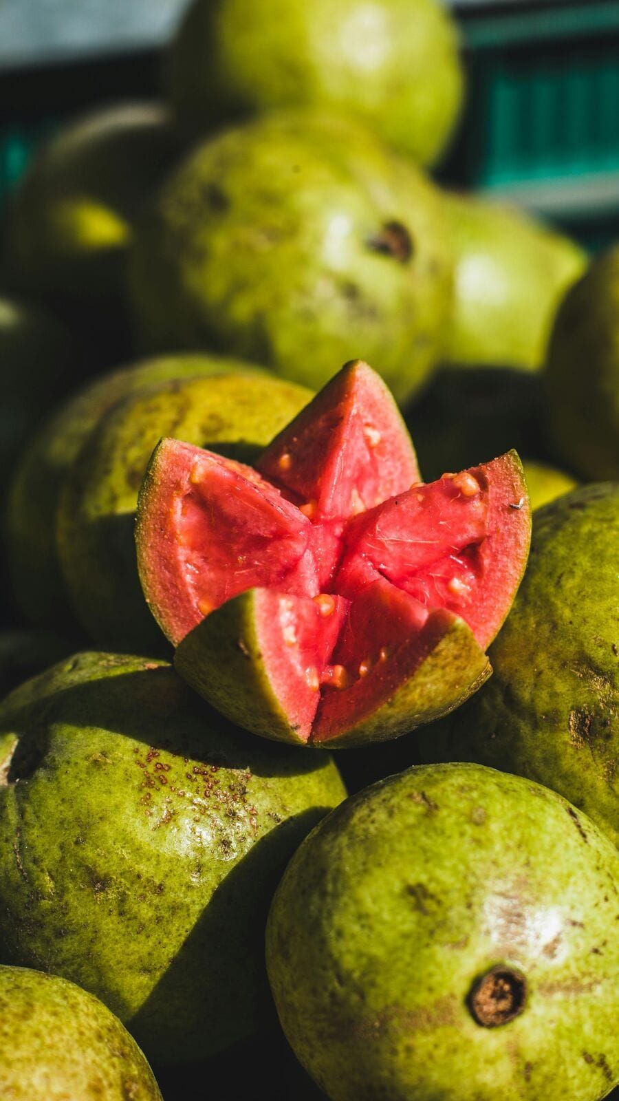 FarmMaster Grade A Fresh Fresh Guava - Small (250g)
